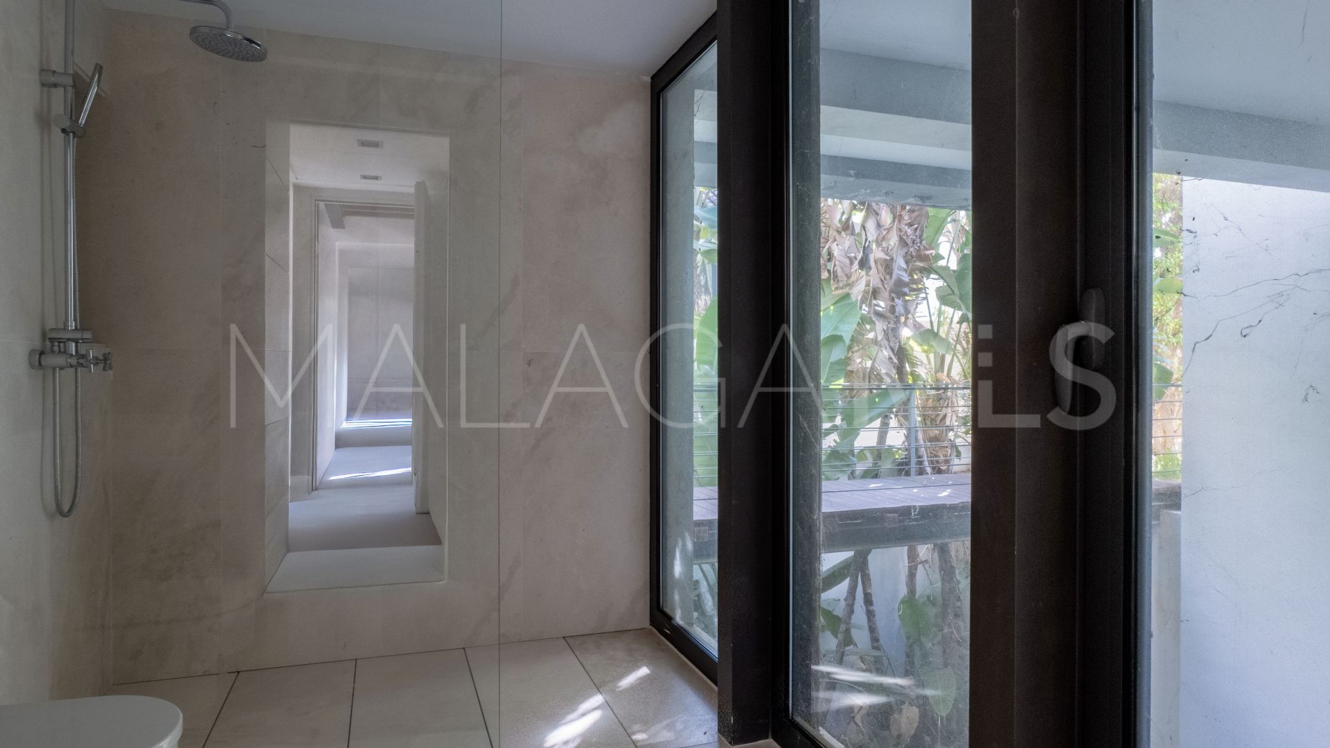 Villa for sale in Los Arqueros with 7 bedrooms