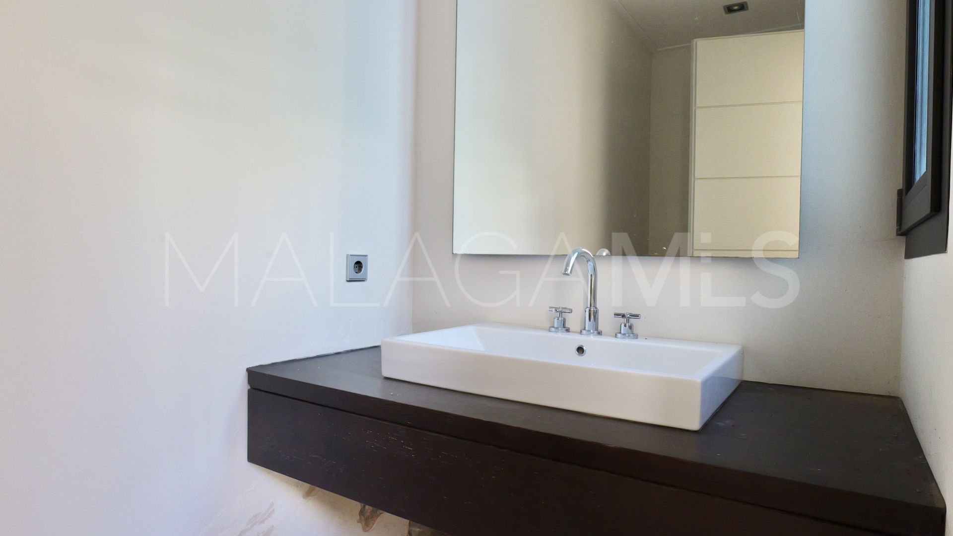 Villa for sale in Los Arqueros with 7 bedrooms