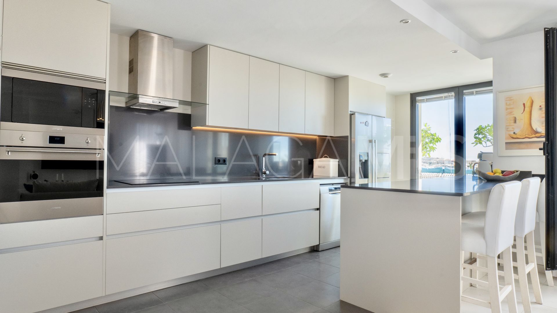 Appartement terrasse for sale in Estepona