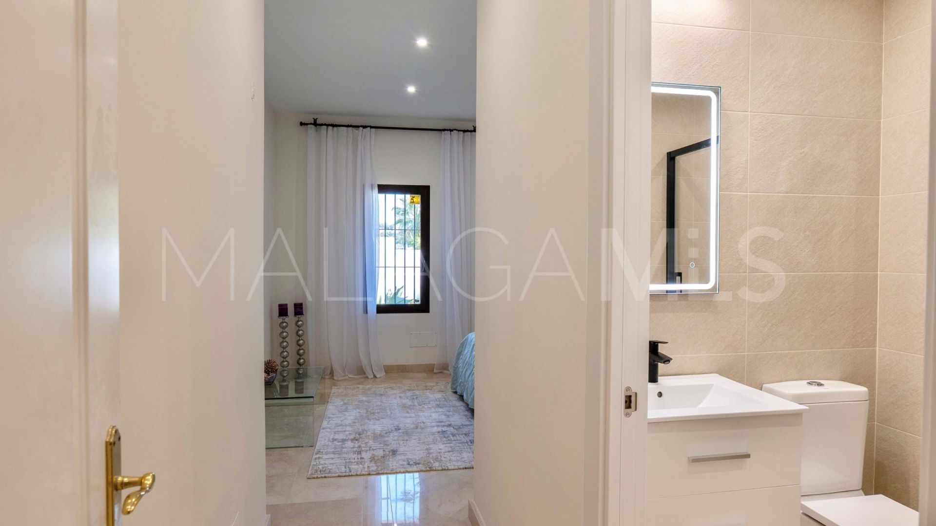 Villa for sale in Los Arqueros