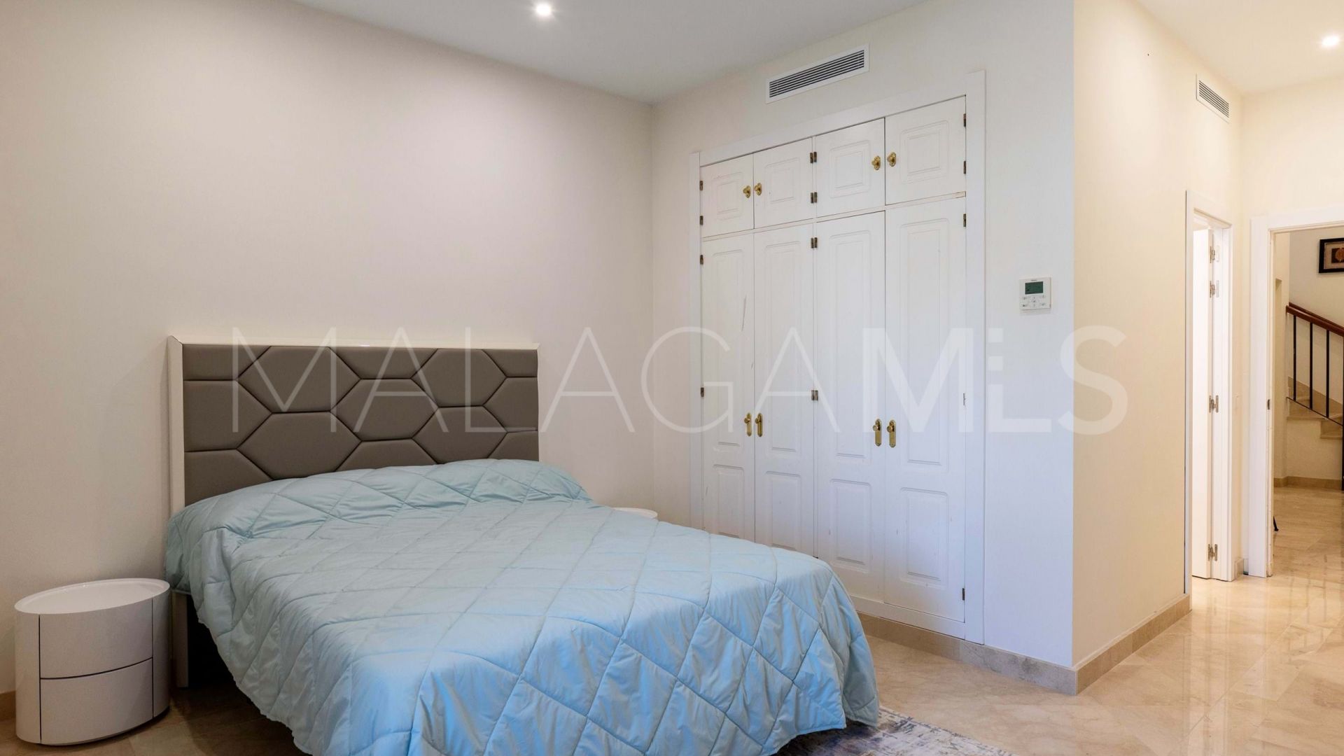 Villa for sale in Los Arqueros