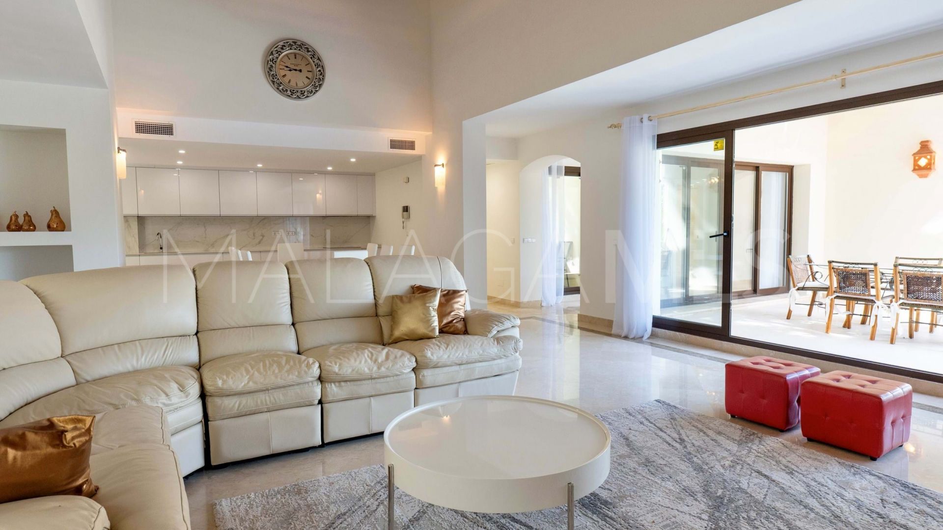Villa for sale in Los Arqueros
