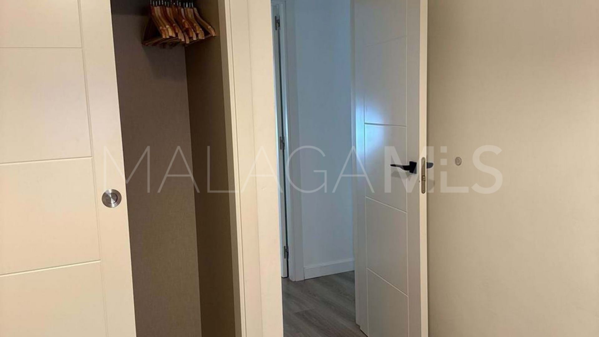 Apartamento a la venta in Nueva Andalucia with 3 bedrooms