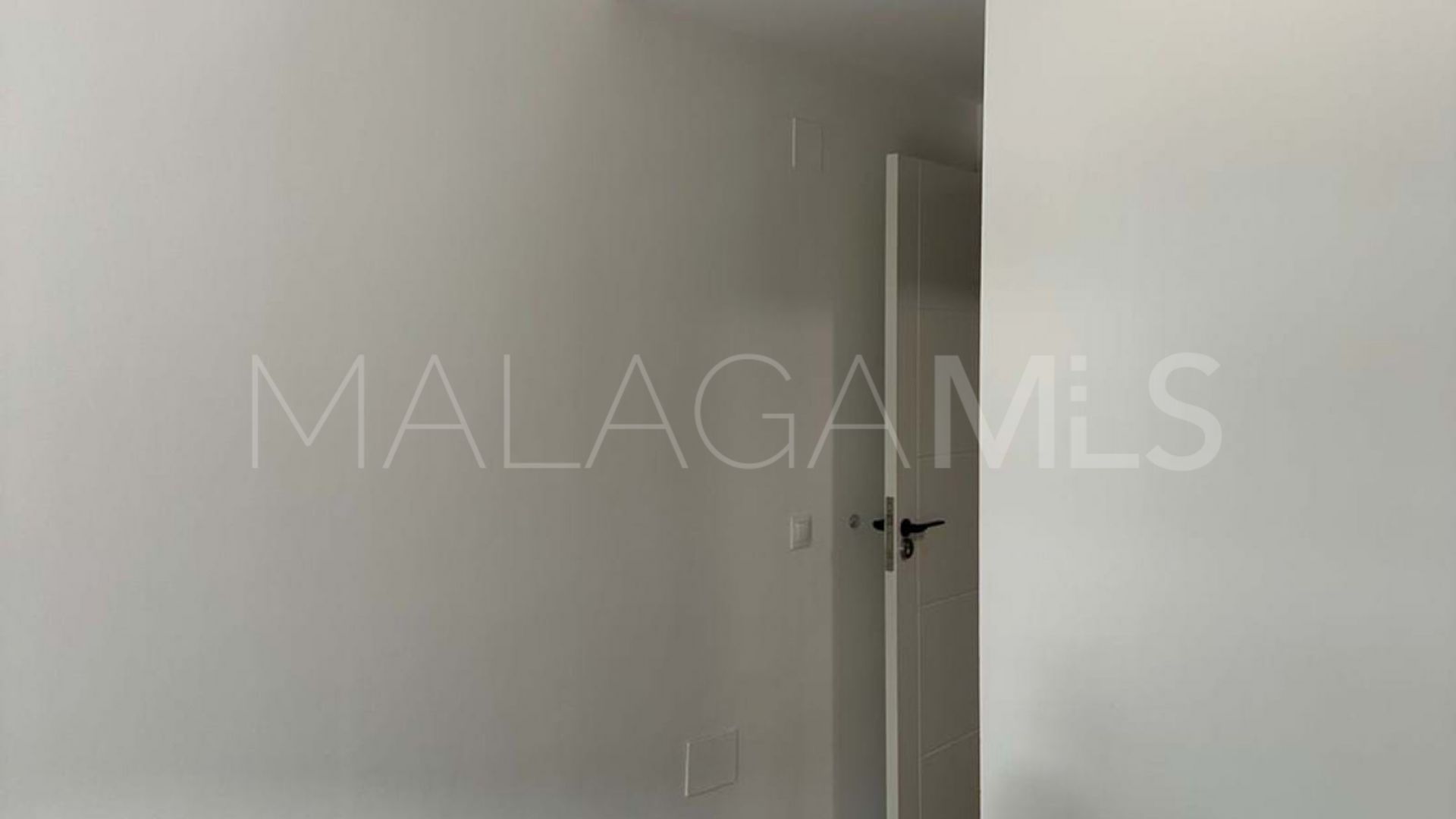 Apartamento a la venta in Nueva Andalucia with 3 bedrooms