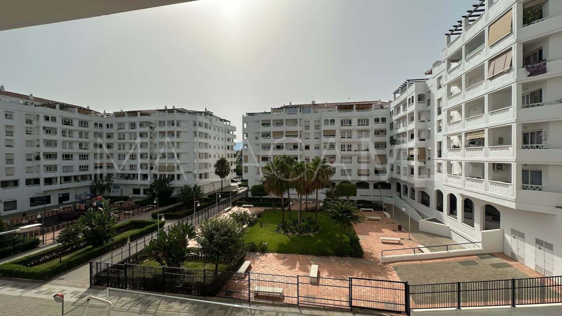 Apartamento a la venta in Nueva Andalucia with 3 bedrooms