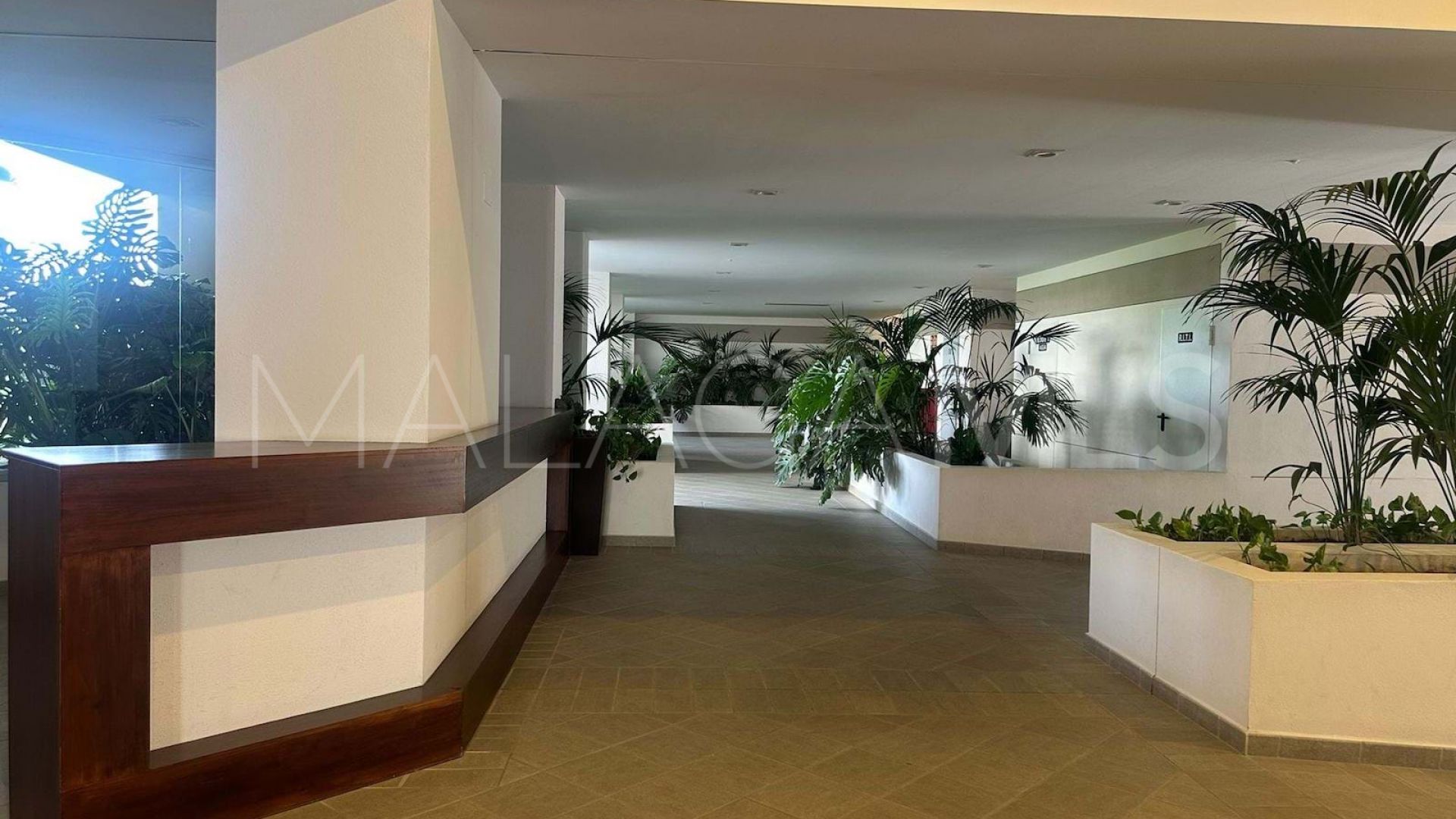 Apartamento a la venta in Nueva Andalucia with 3 bedrooms
