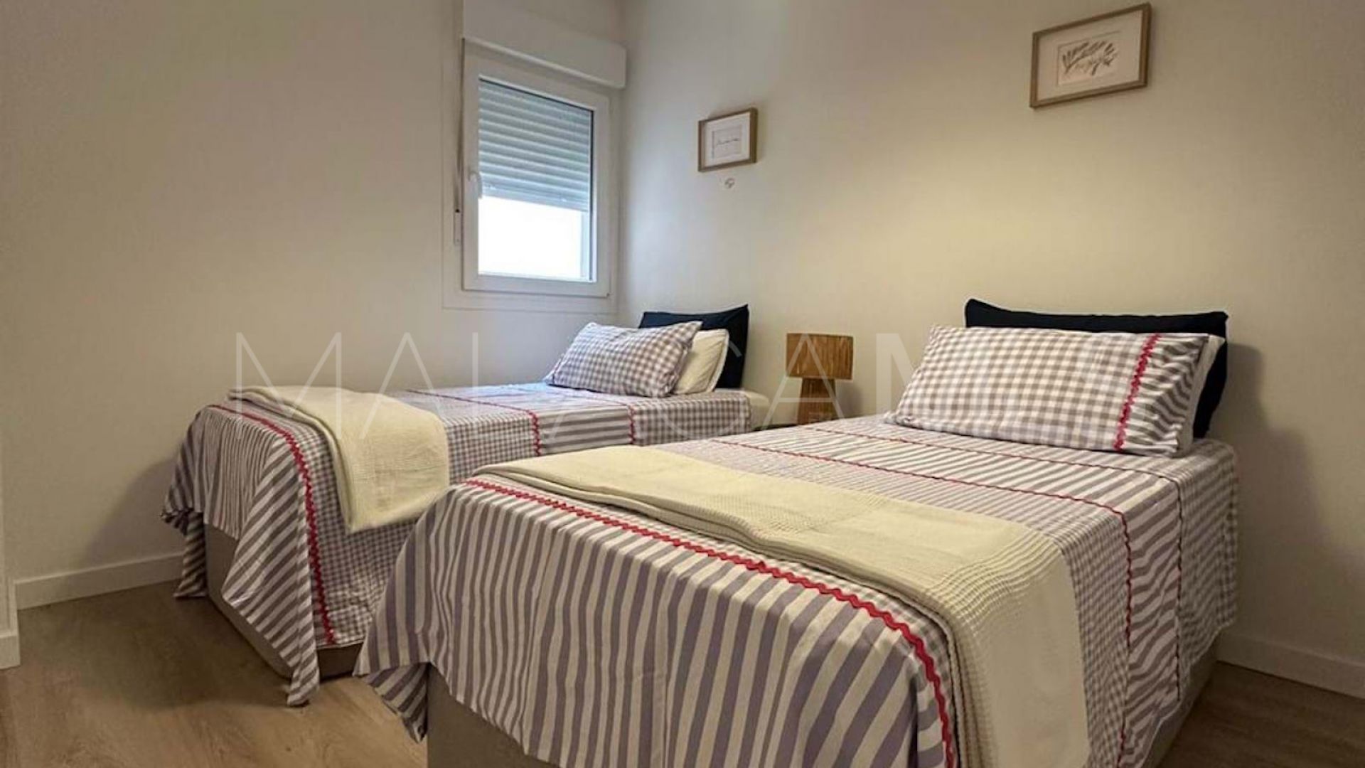 Apartamento a la venta in Nueva Andalucia with 3 bedrooms