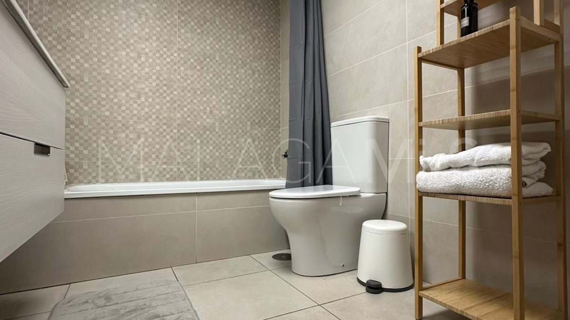 Apartamento a la venta in Nueva Andalucia with 3 bedrooms