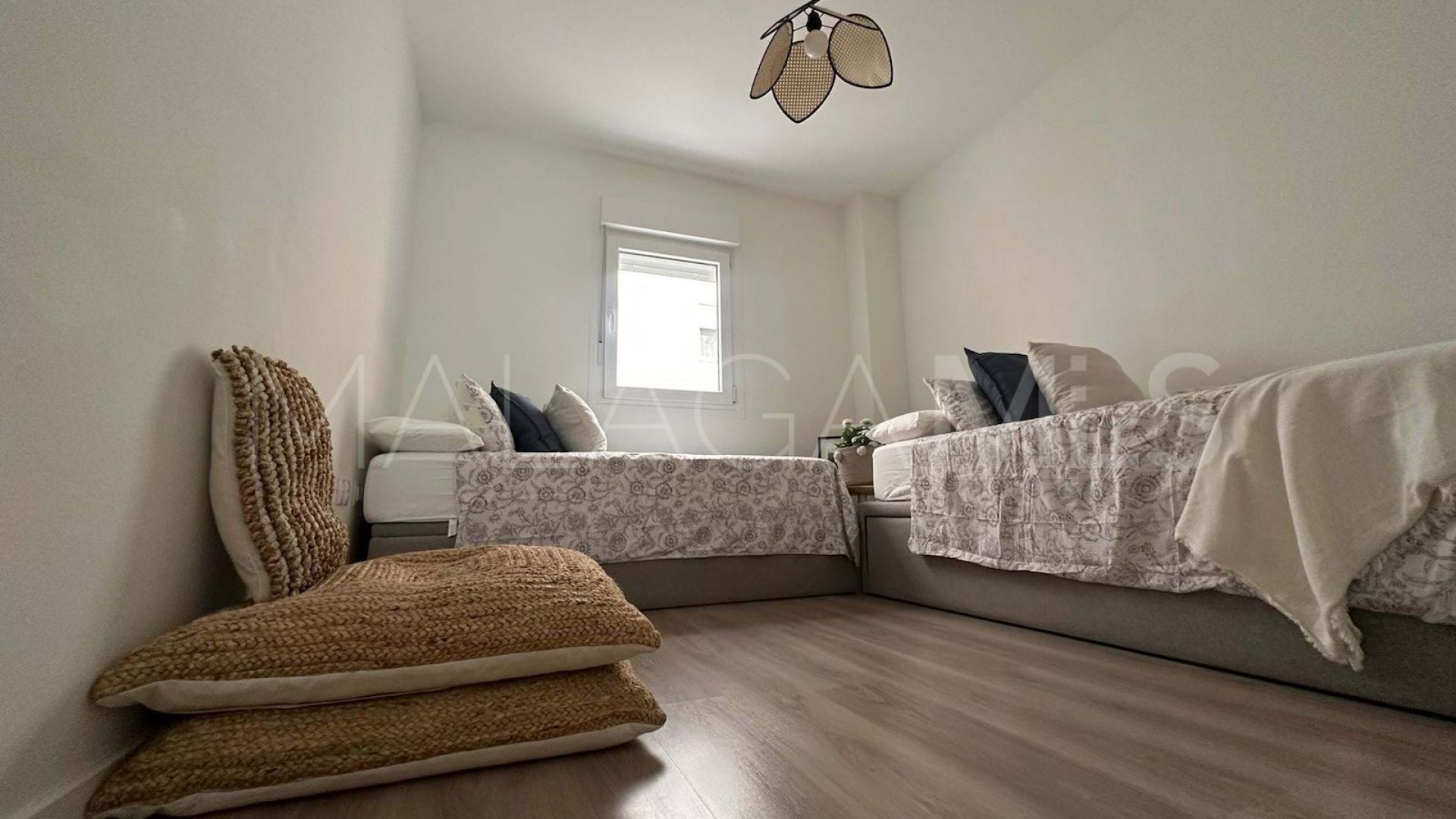 Apartamento a la venta in Nueva Andalucia with 3 bedrooms