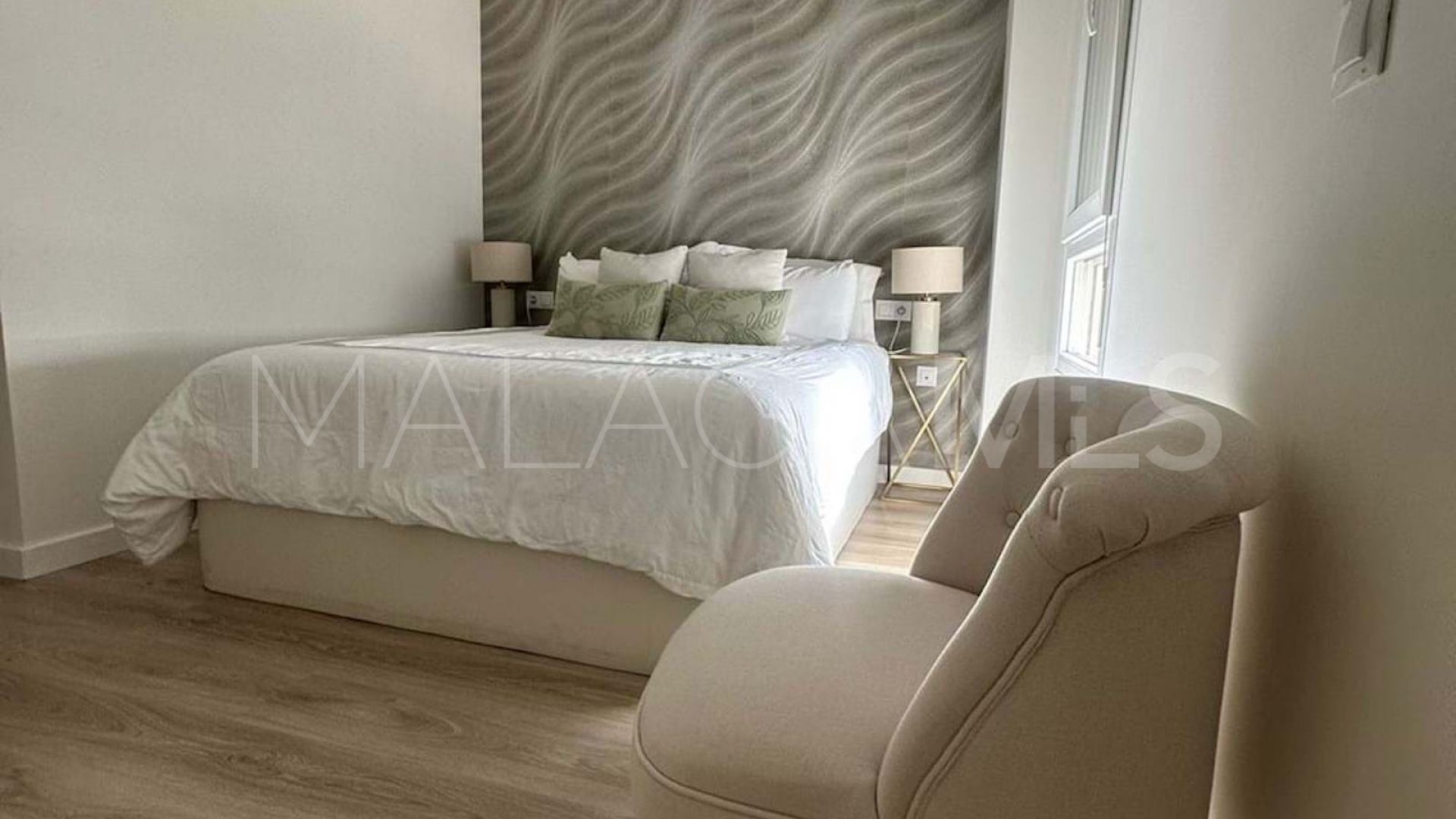 Apartamento a la venta in Nueva Andalucia with 3 bedrooms