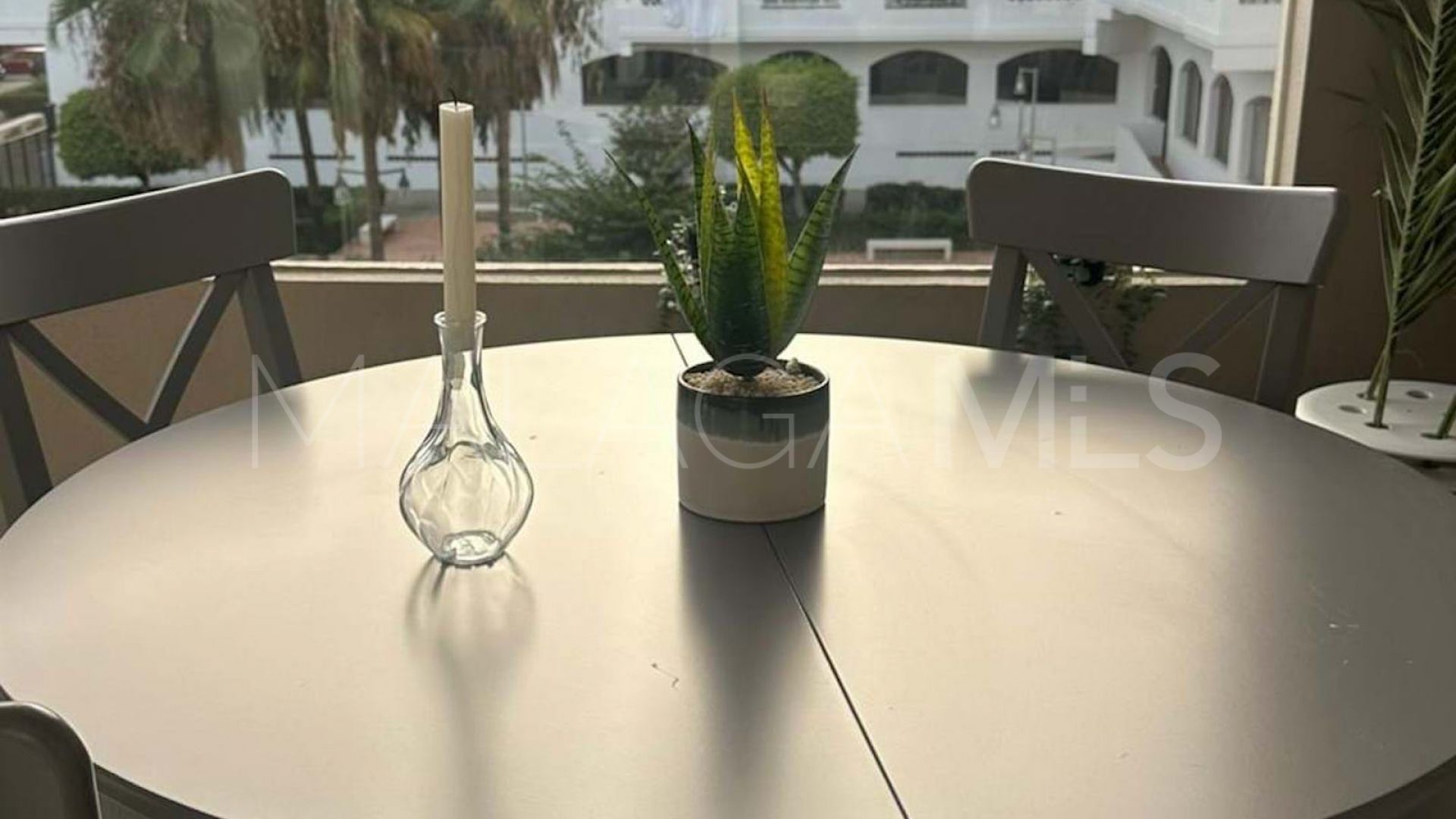 Apartamento a la venta in Nueva Andalucia with 3 bedrooms