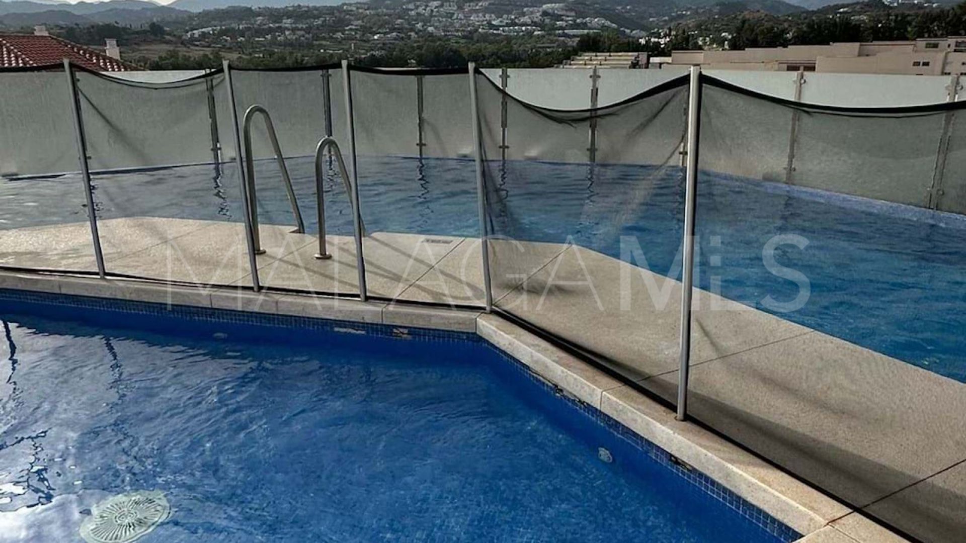 Apartamento a la venta in Nueva Andalucia with 3 bedrooms