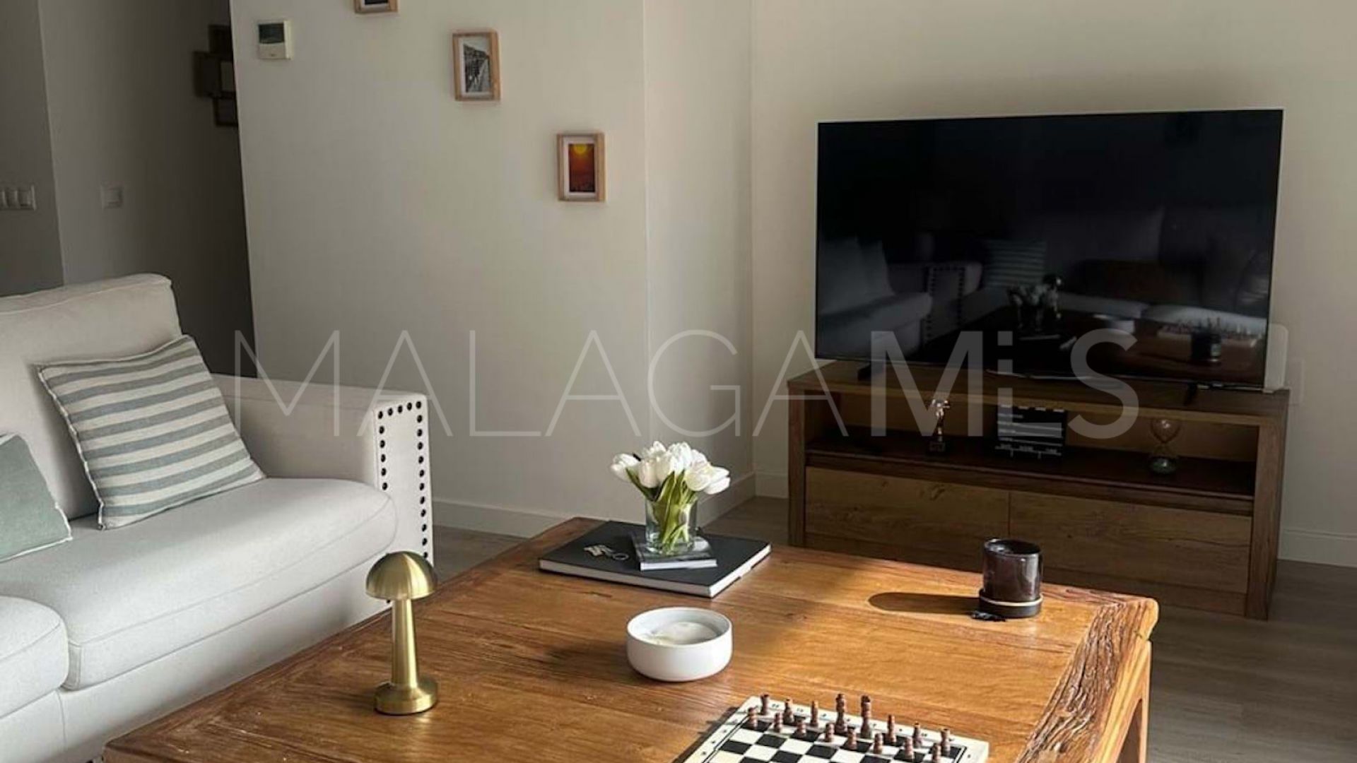 Apartamento a la venta in Nueva Andalucia with 3 bedrooms