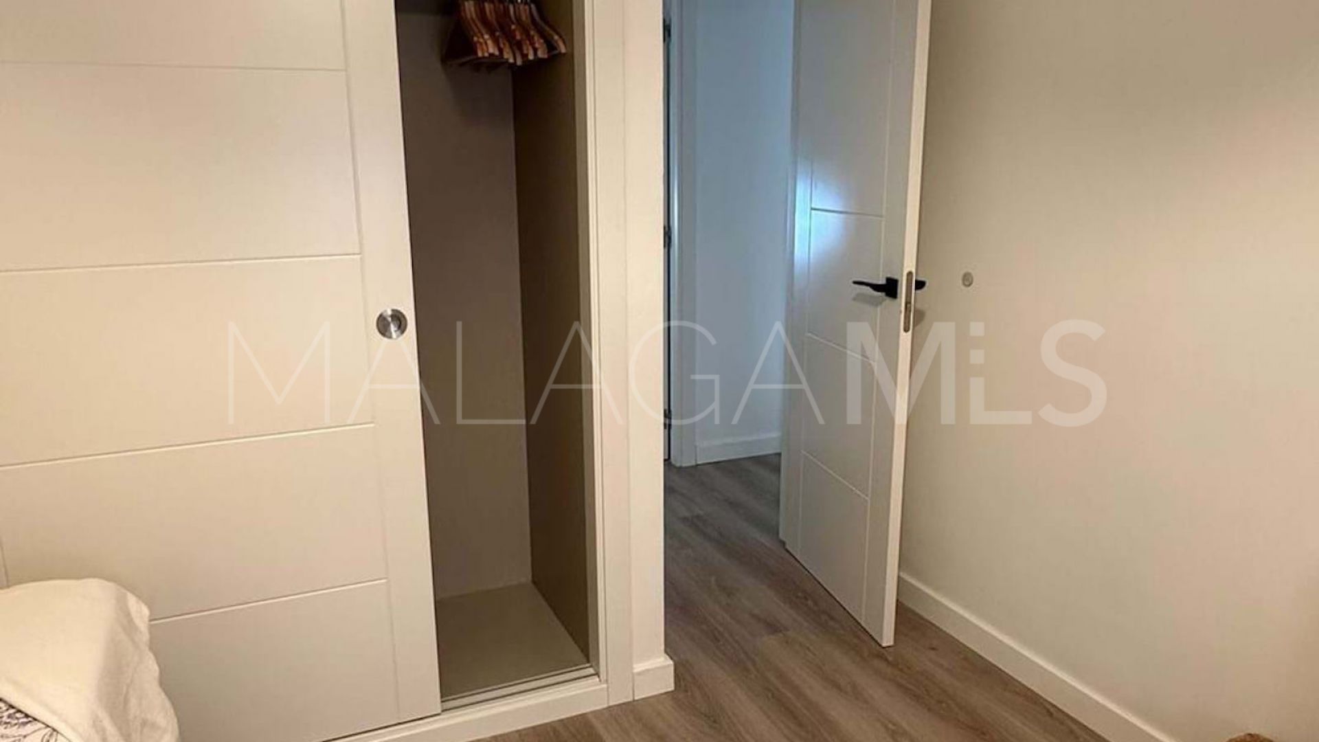 Apartamento a la venta in Nueva Andalucia with 3 bedrooms