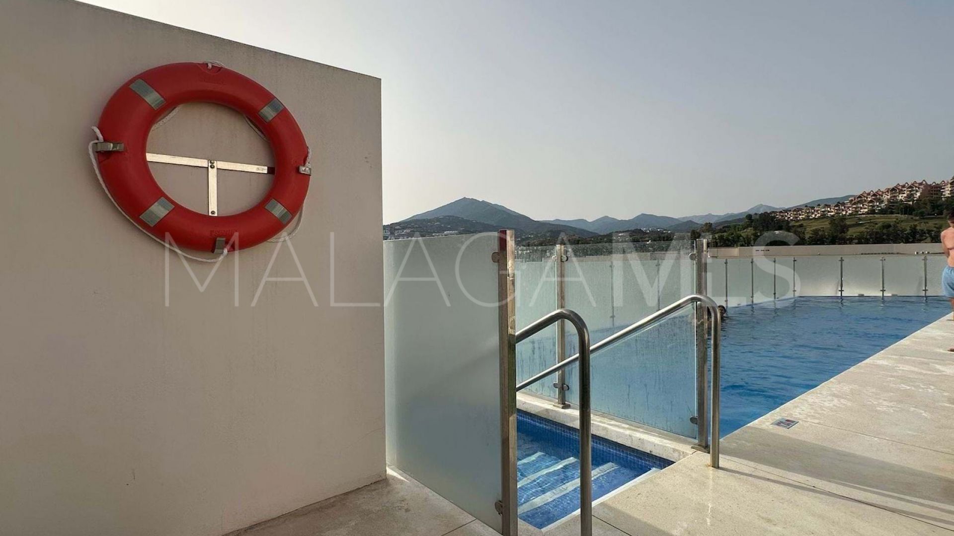 Apartamento a la venta in Nueva Andalucia with 3 bedrooms