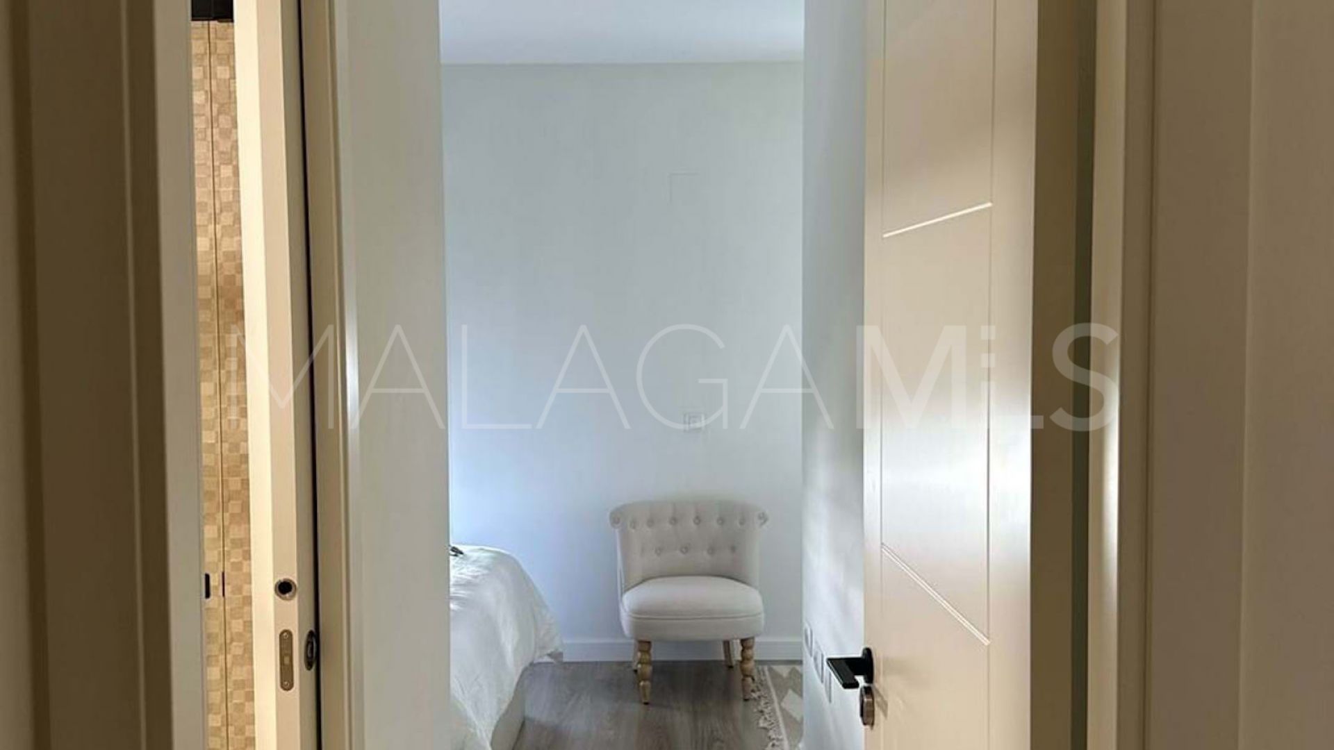 Apartamento a la venta in Nueva Andalucia with 3 bedrooms