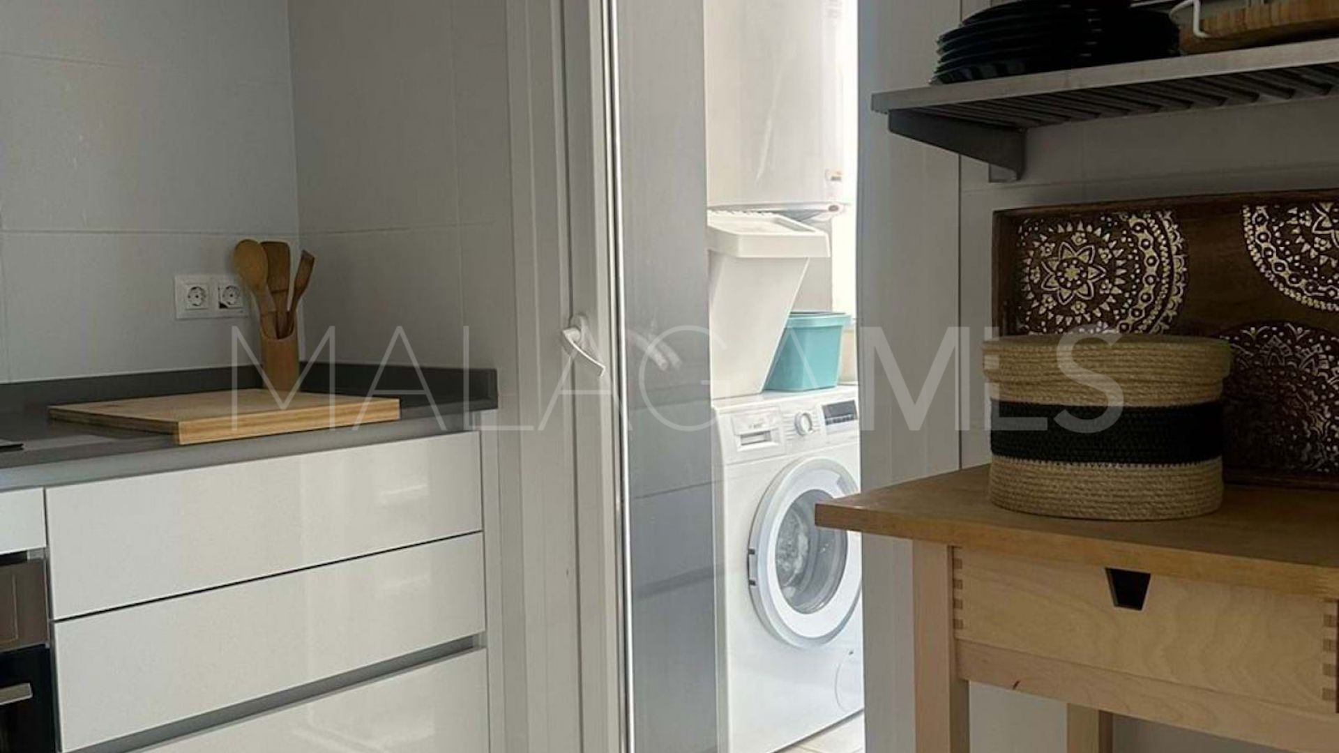 Apartamento a la venta in Nueva Andalucia with 3 bedrooms