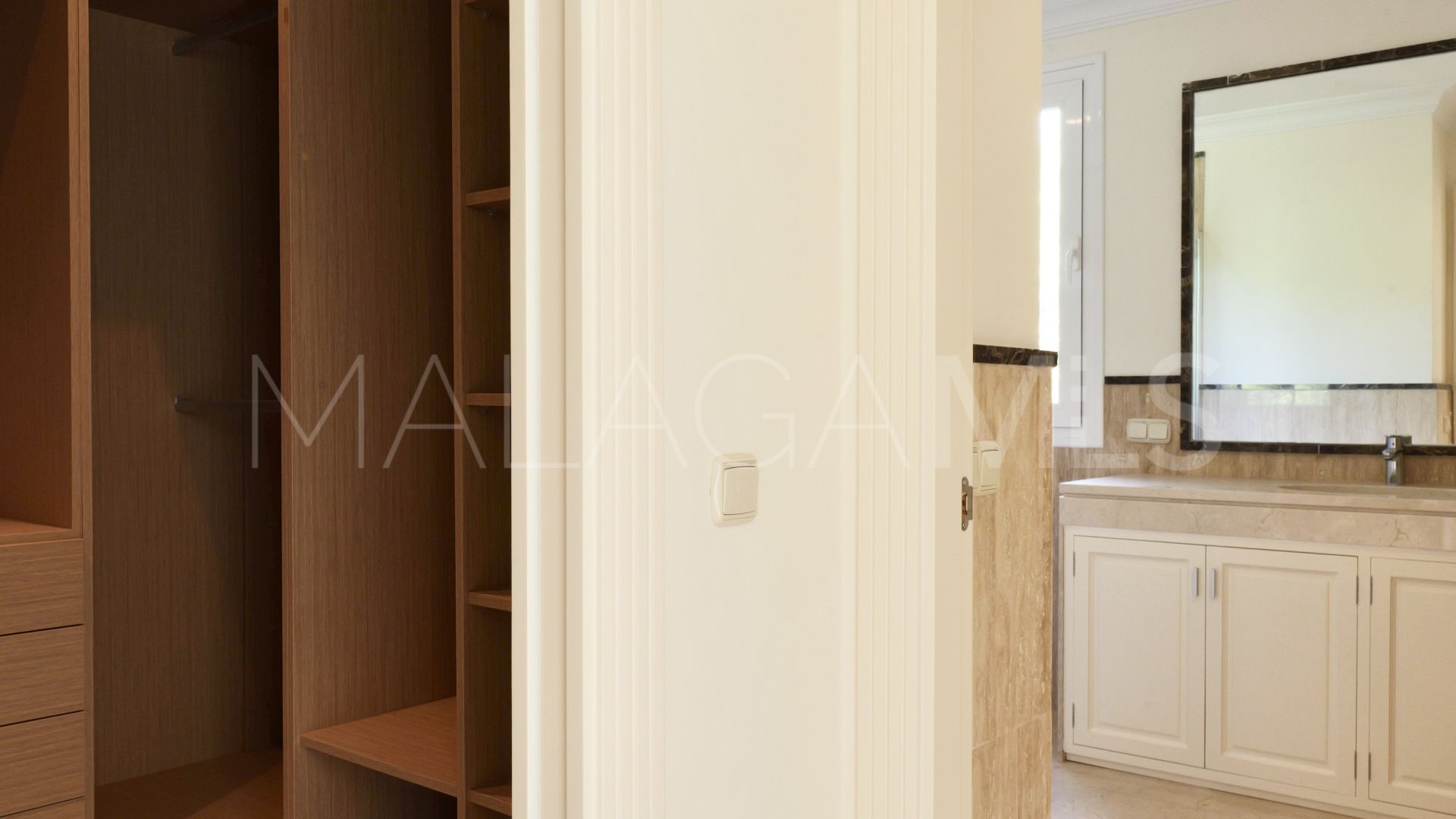 Se vende villa with 6 bedrooms in Los Arqueros
