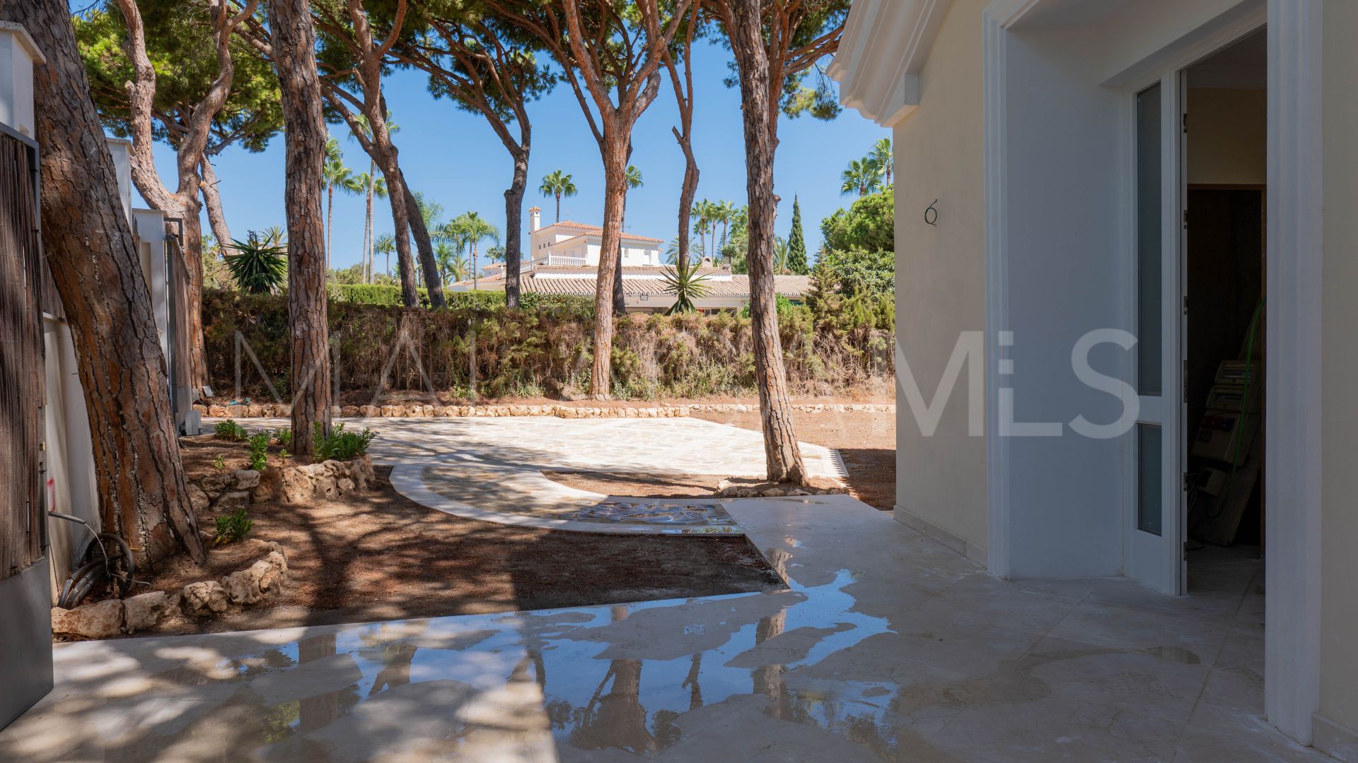 Villa for sale in Las Chapas