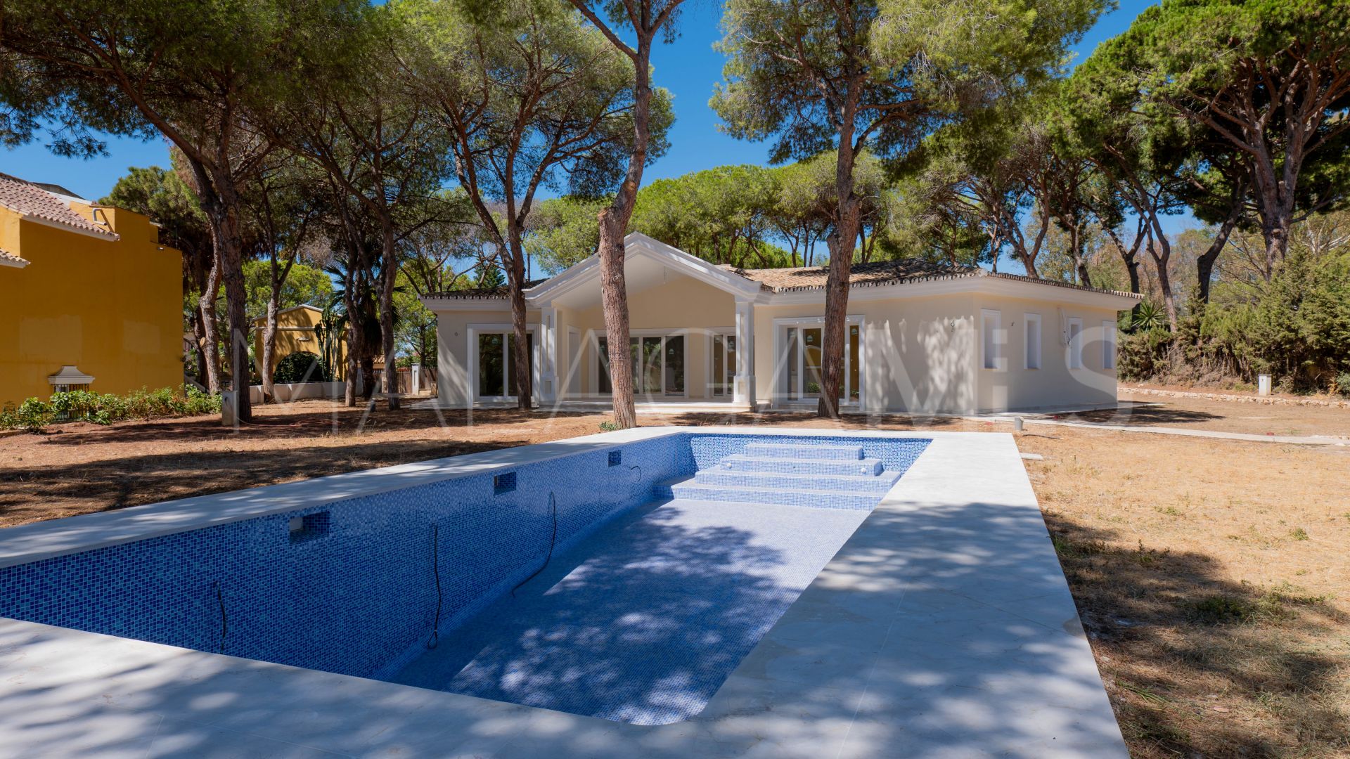 Villa for sale in Las Chapas