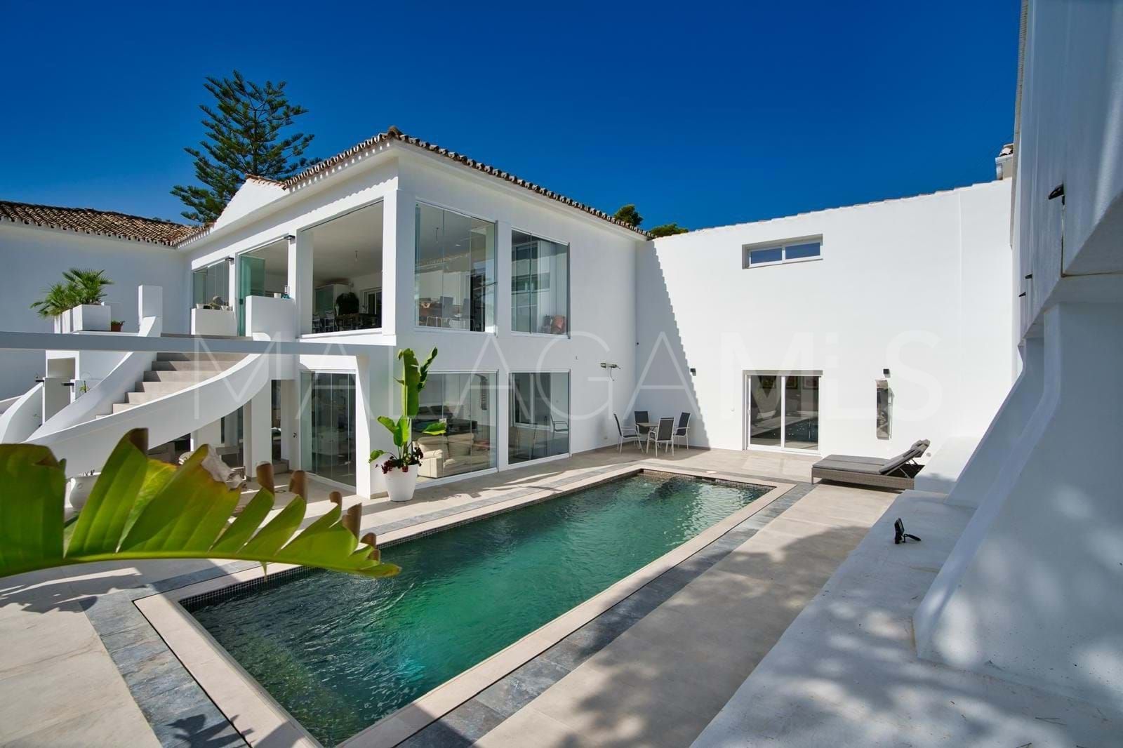 Villa for sale de 10 bedrooms in Atalaya Golf