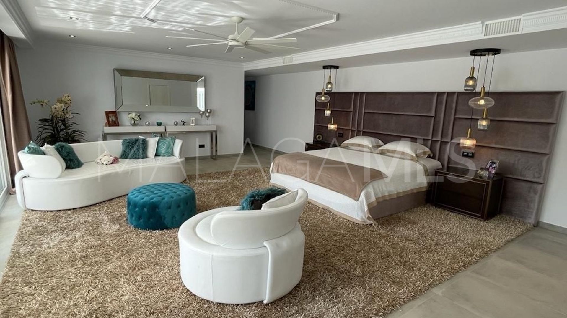 Villa for sale de 10 bedrooms in Atalaya Golf