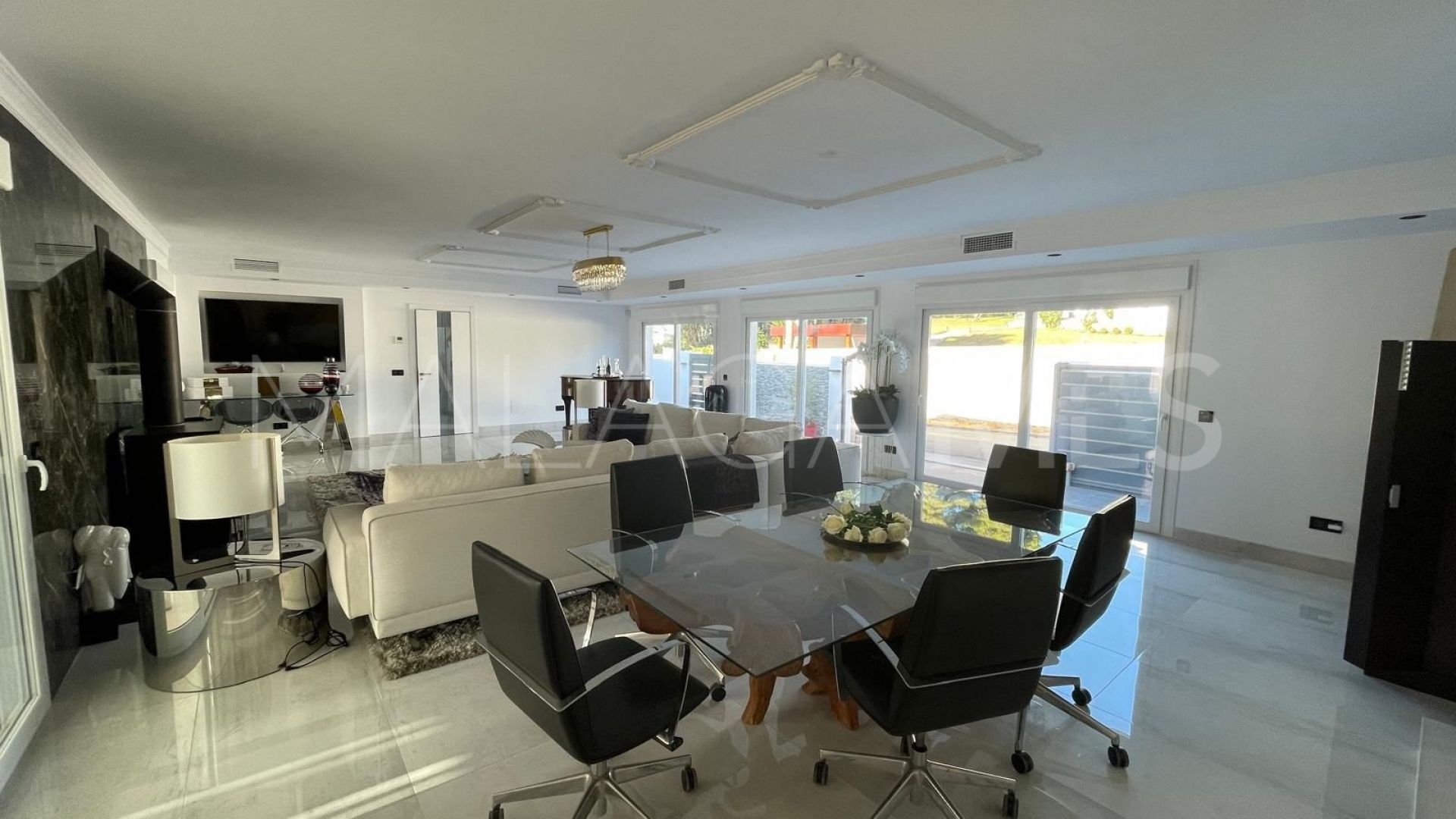 Villa for sale de 10 bedrooms in Atalaya Golf