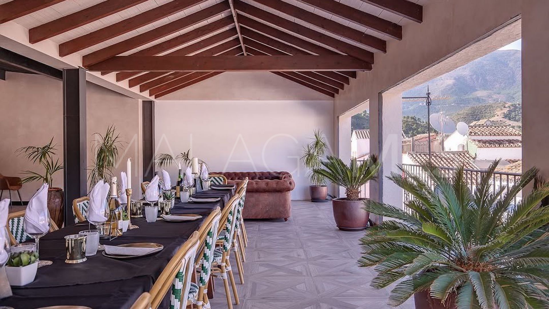 Hotel for sale in Benahavis