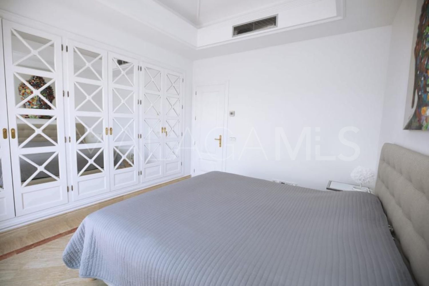 Piso a la venta in Sierra Blanca with 3 bedrooms