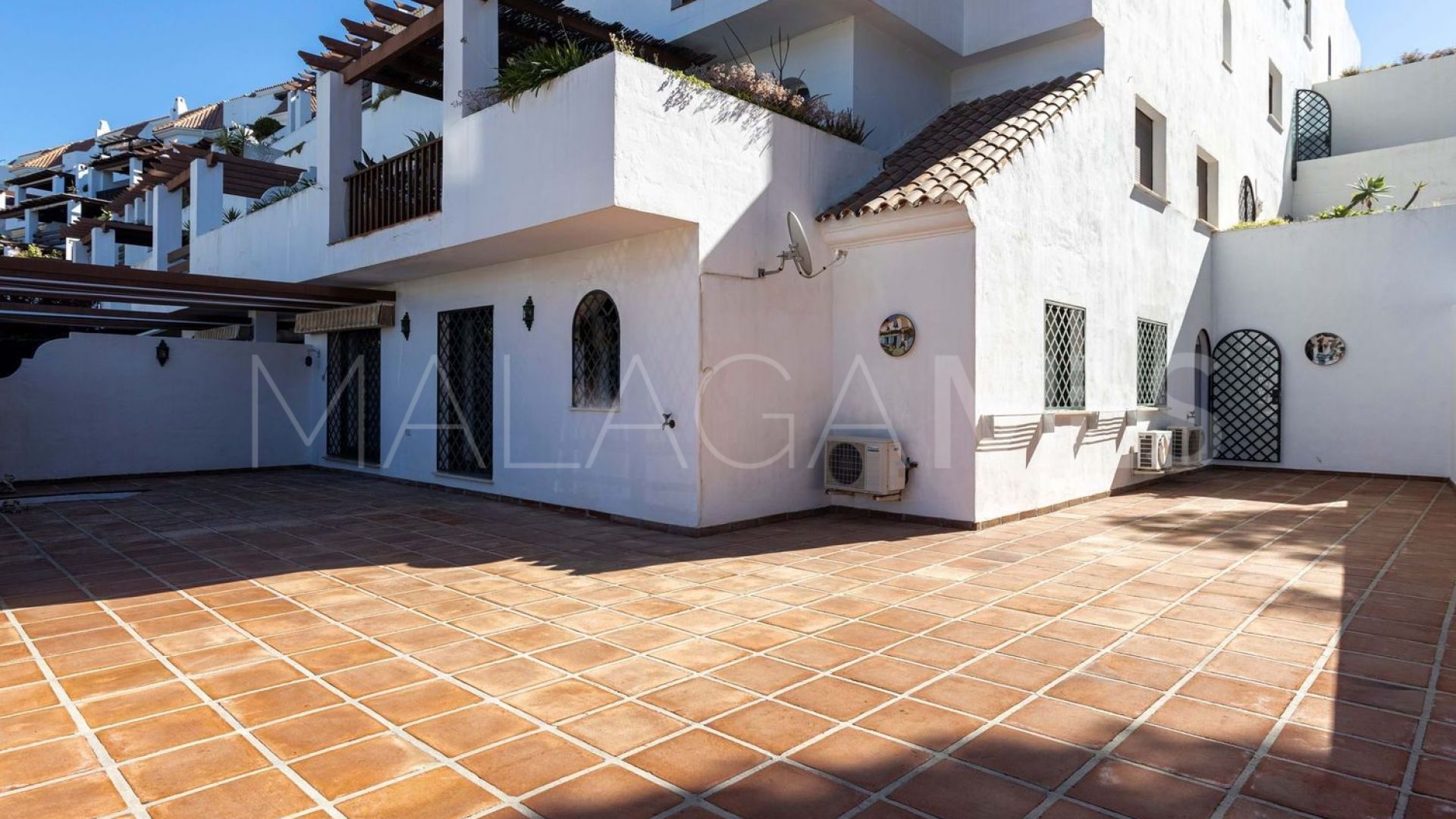 Flat for sale in Las Lomas del Marbella Club