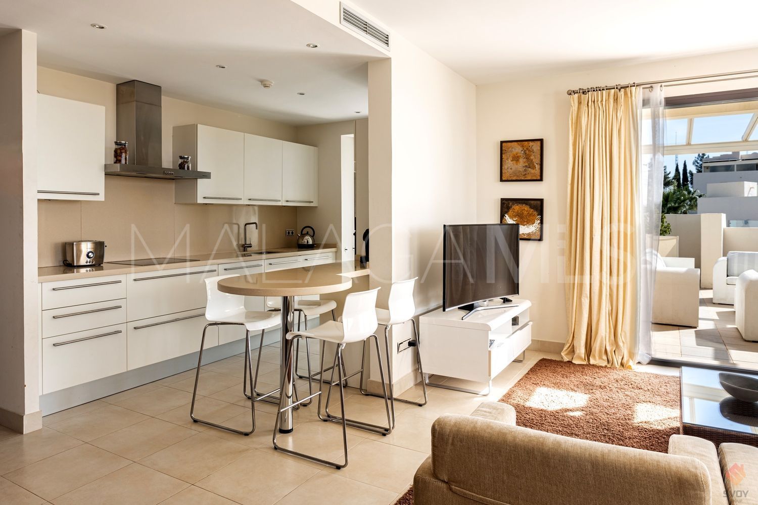 Buy flat in Los Altos de los Monteros with 3 bedrooms