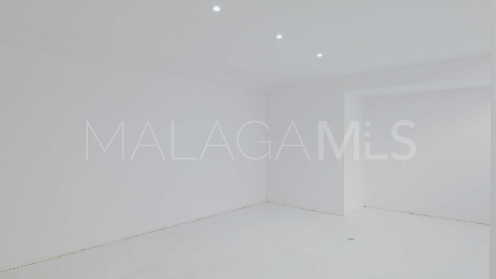 Commercial premises in Marbella - Puerto Banus for sale