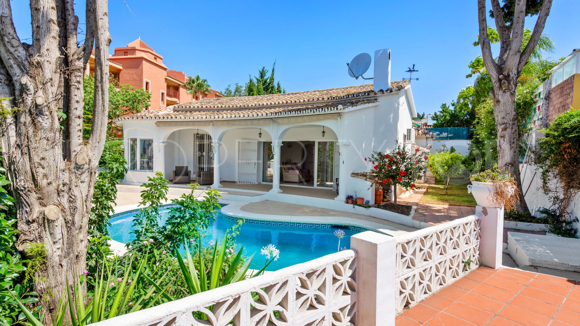Villa for sale in La Reserva de Marbella with 3 bedrooms