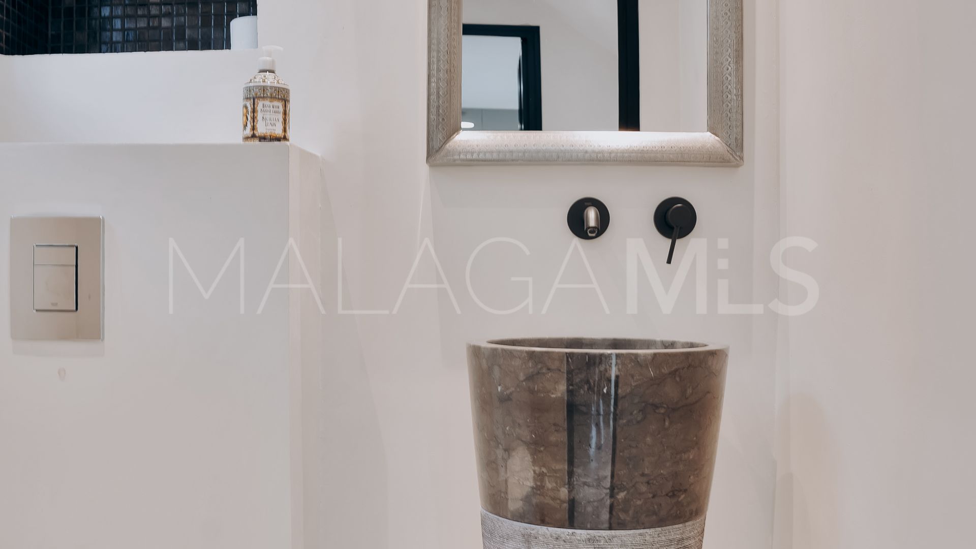 Haus for sale in Marbella Hill Village