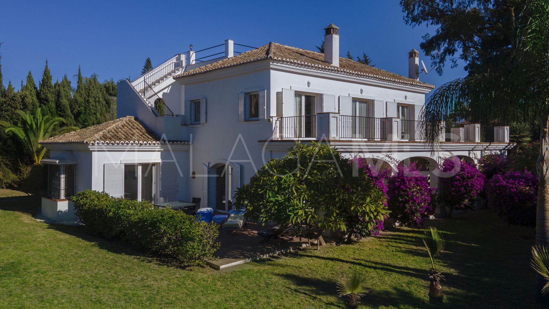 Villa for sale in Guadalmina Baja