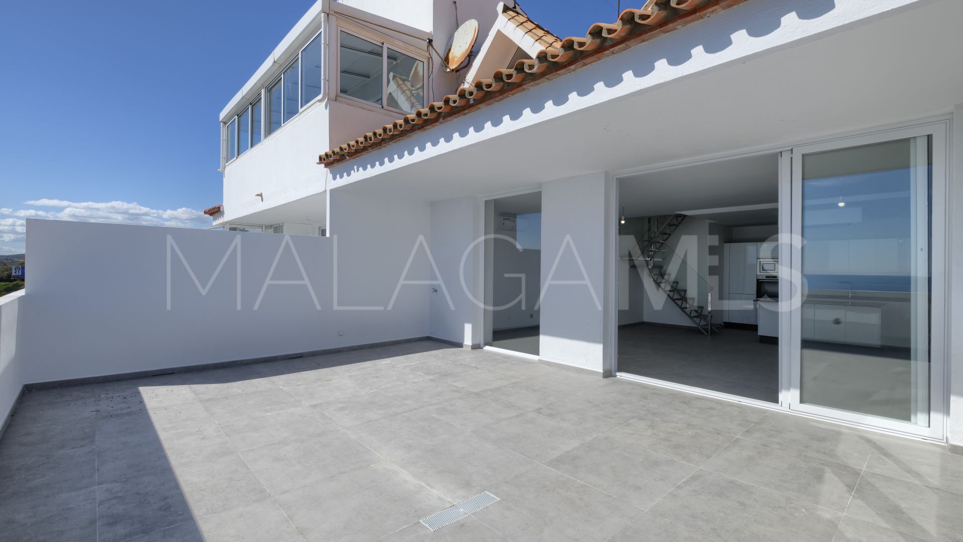 For sale duplex penthouse with 3 bedrooms in Guadalobon