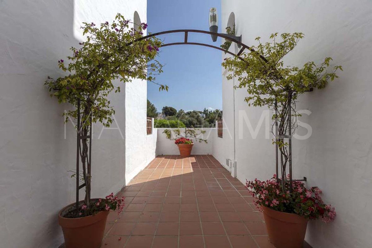 Nueva Andalucia, atico for sale with 2 bedrooms