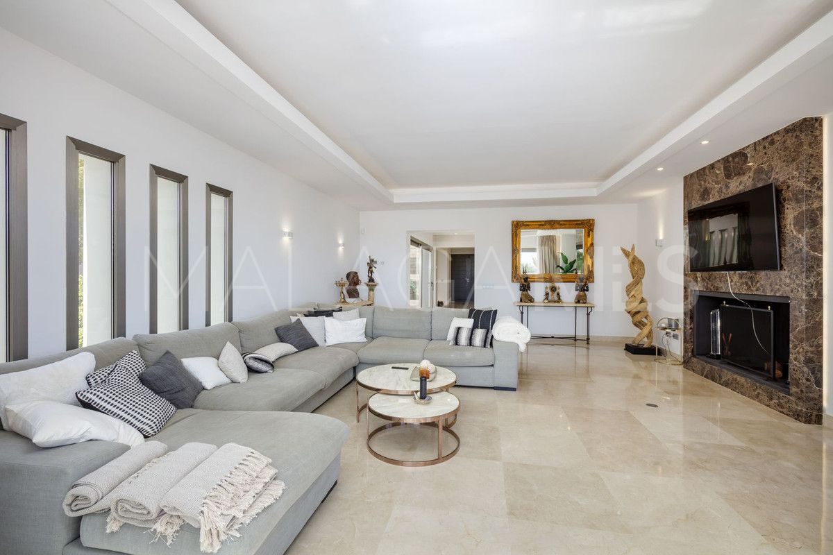 Villa for sale in El Paraiso