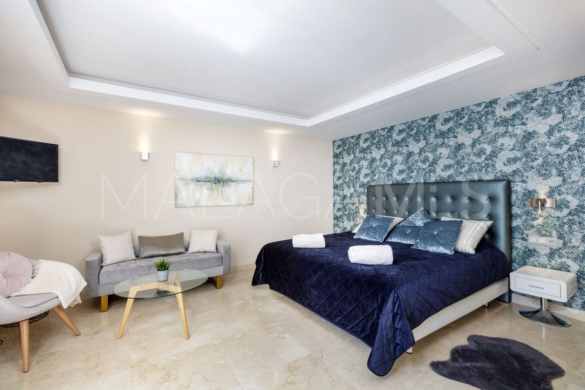 Villa for sale in El Paraiso