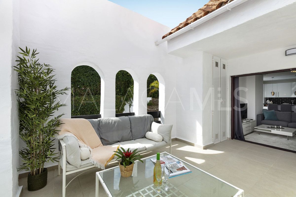 Buy apartment in Nueva Andalucia