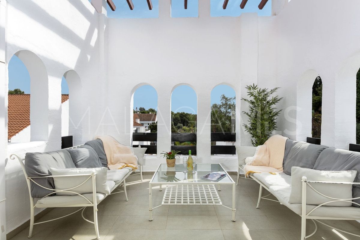 Buy apartment in Nueva Andalucia