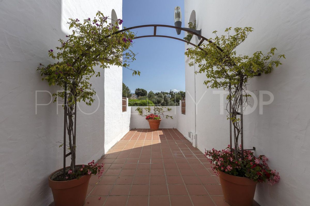 Ground floor apartment for sale in Nueva Andalucia