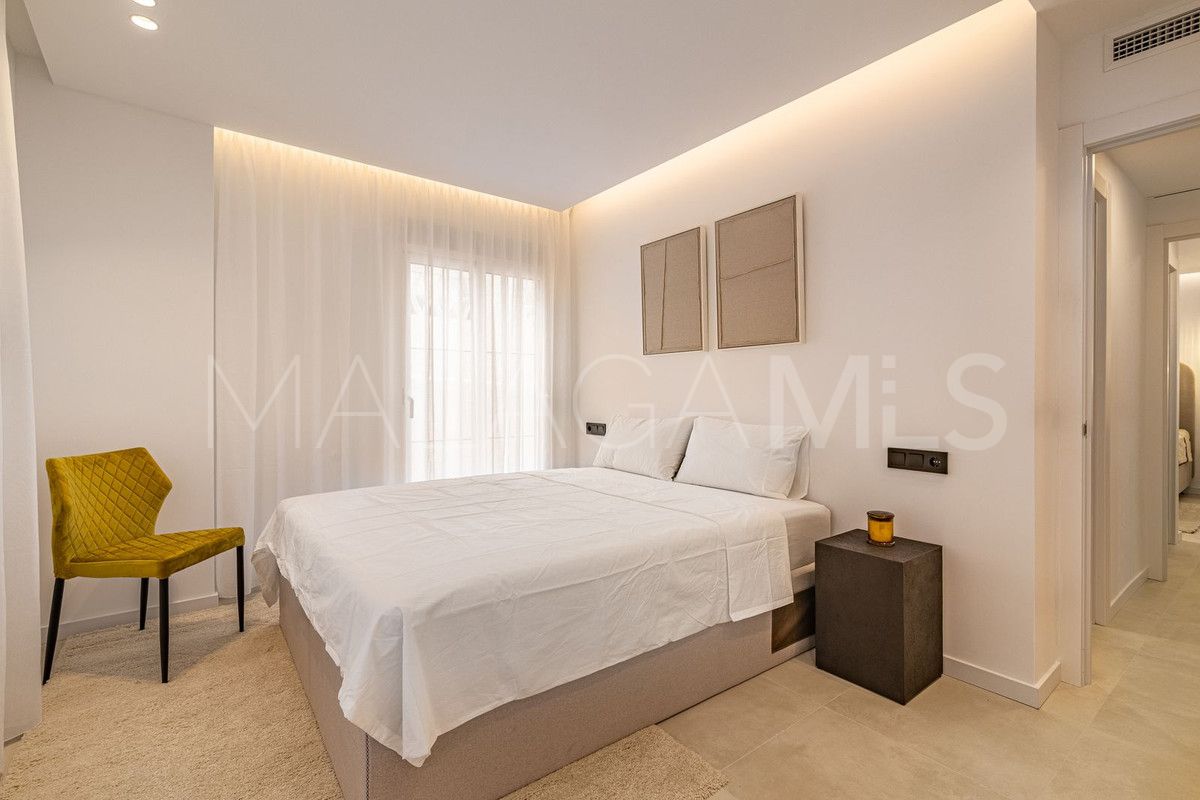 Apartamento planta baja a la venta in Nueva Andalucia