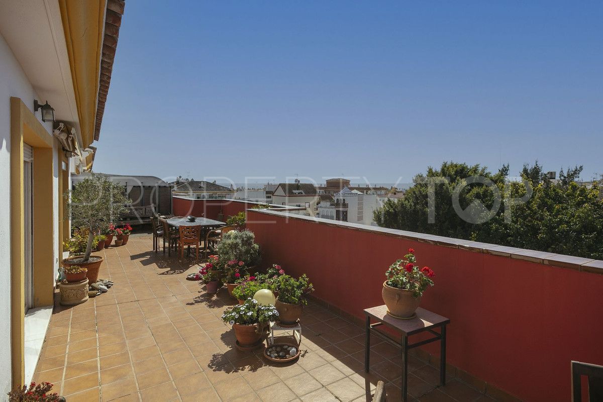 San Pedro de Alcantara, atico con 3 dormitorios a la venta