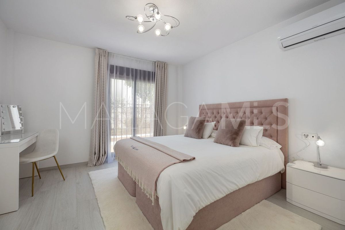 Nueva Andalucia, apartamento planta baja de 3 bedrooms for sale