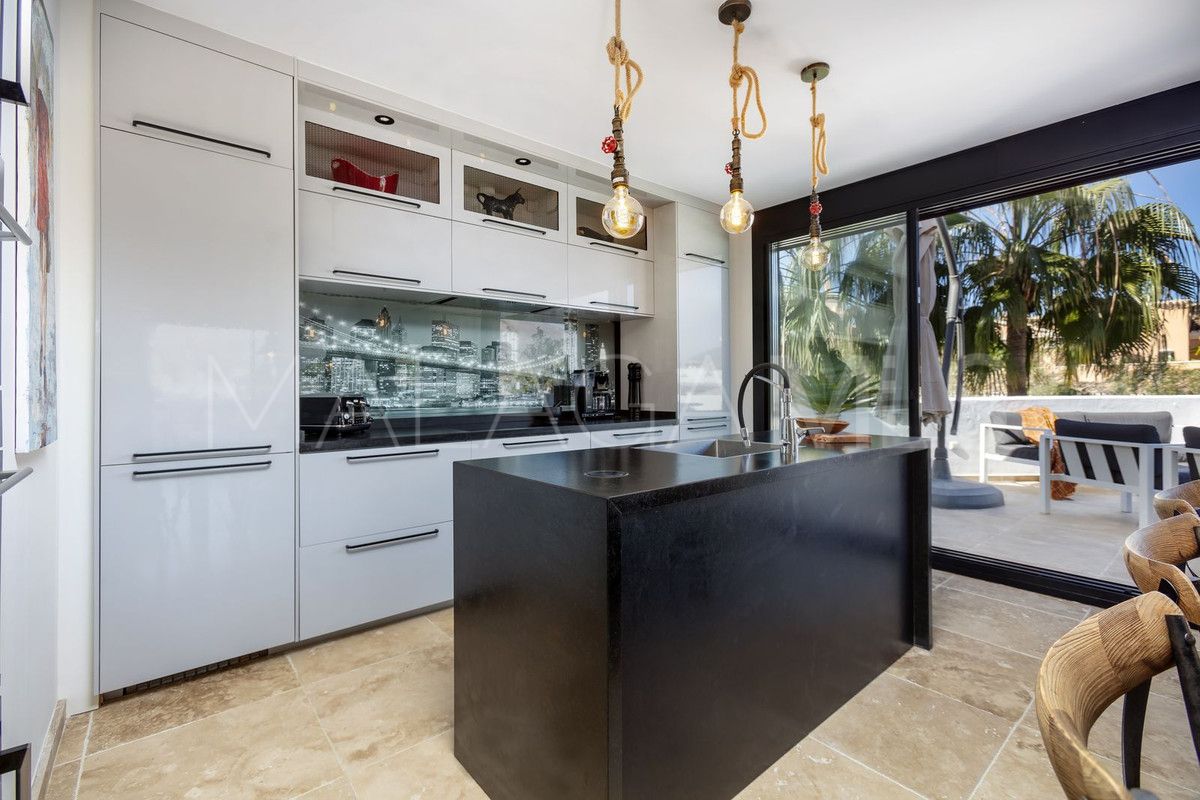 Lägenhet for sale in Nueva Andalucia