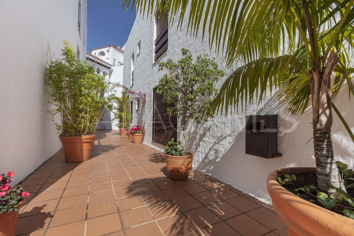 Lägenhet for sale in Nueva Andalucia