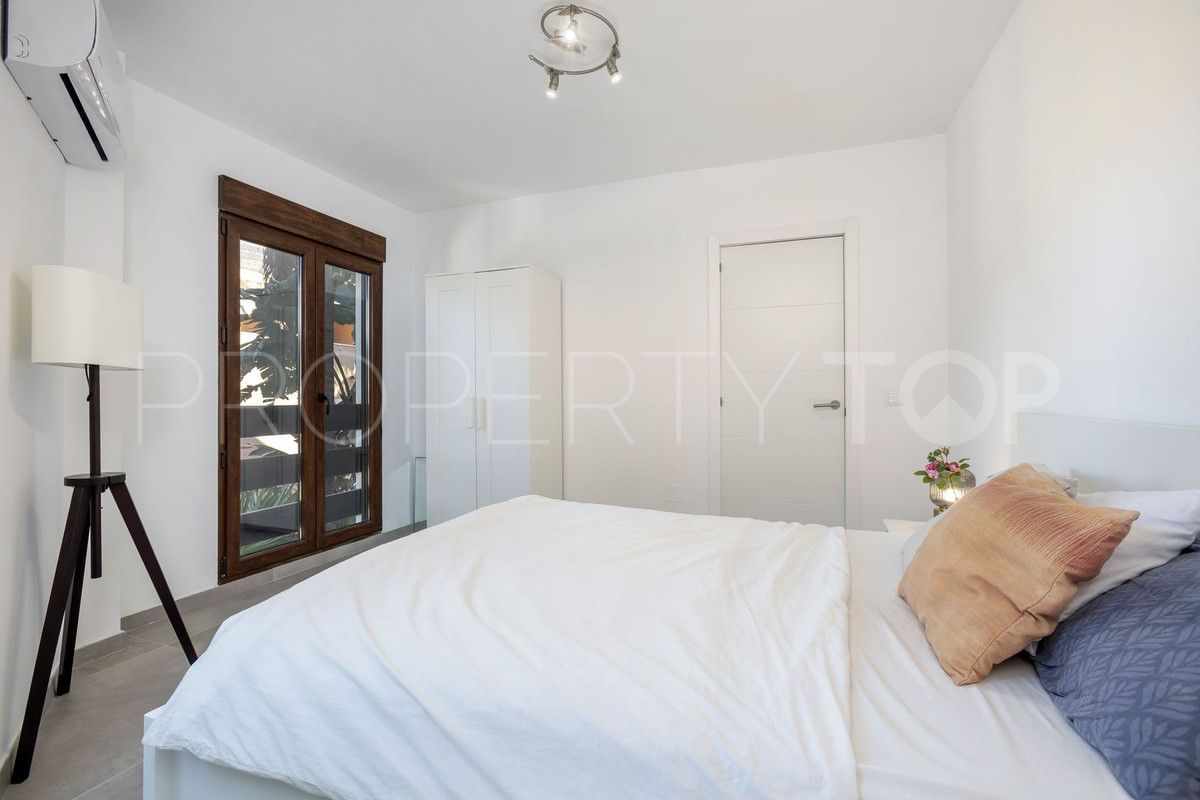 Comprar apartamento planta baja de 2 dormitorios en Nueva Andalucia