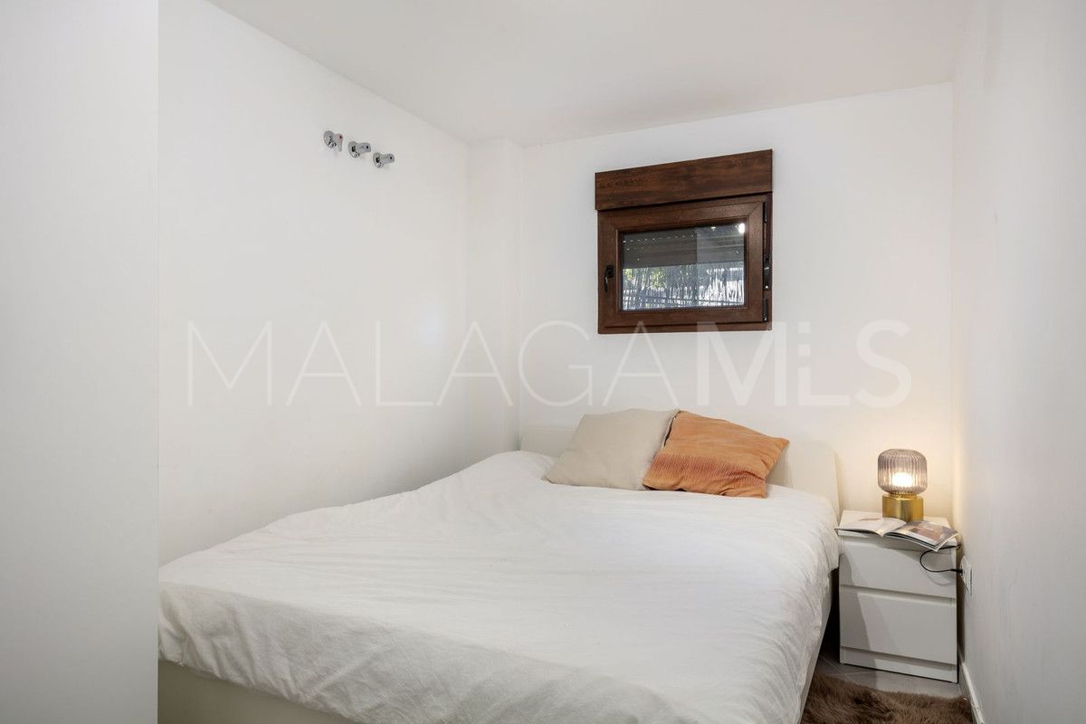 Buy ground floor apartment with 2 bedrooms in Nueva Andalucia