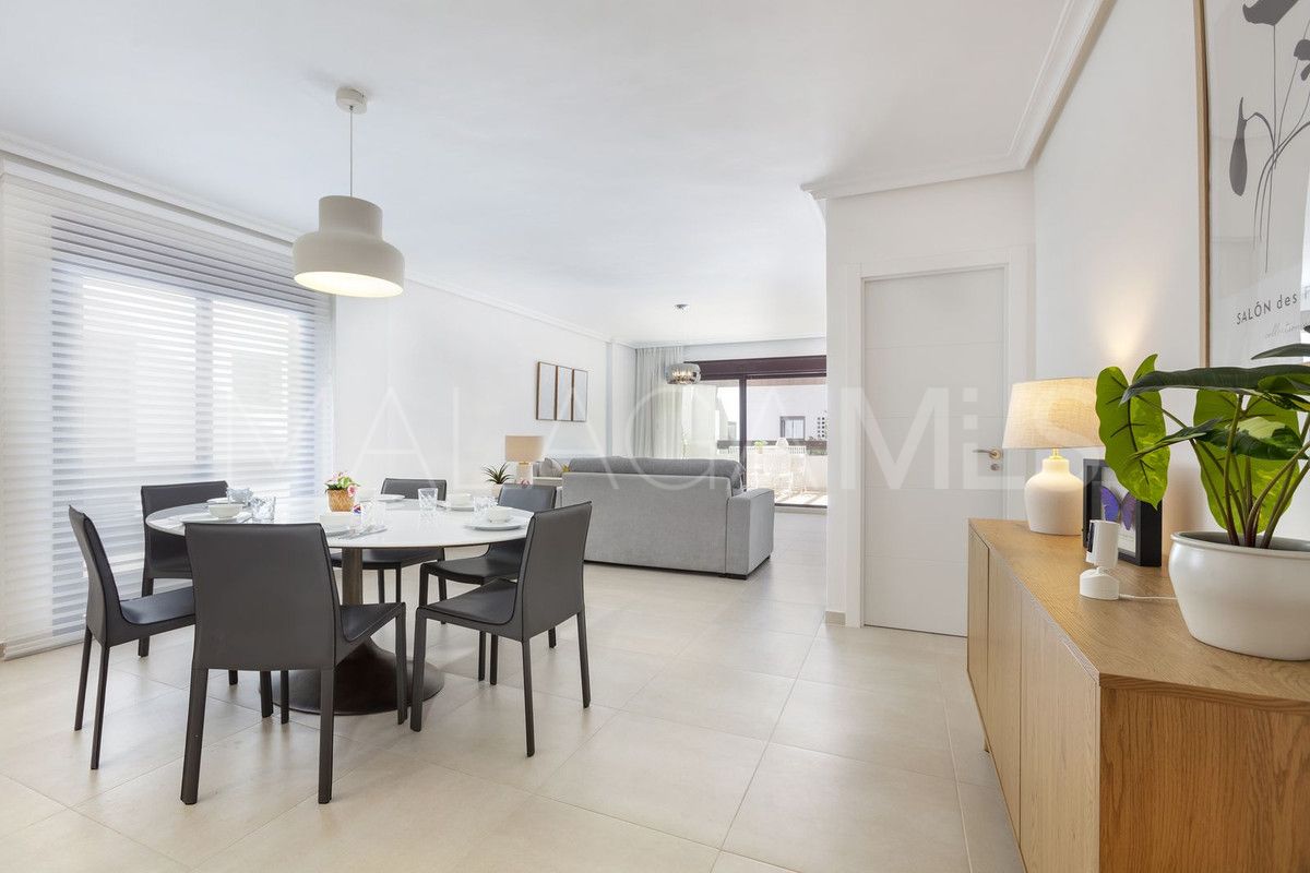 Ground floor apartment for sale in Nueva Andalucia with 3 bedrooms